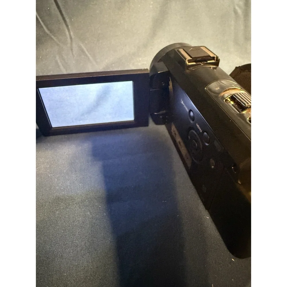 Digital Video Camera HDV-201LM Camcorder With Case Needs Battery Tested